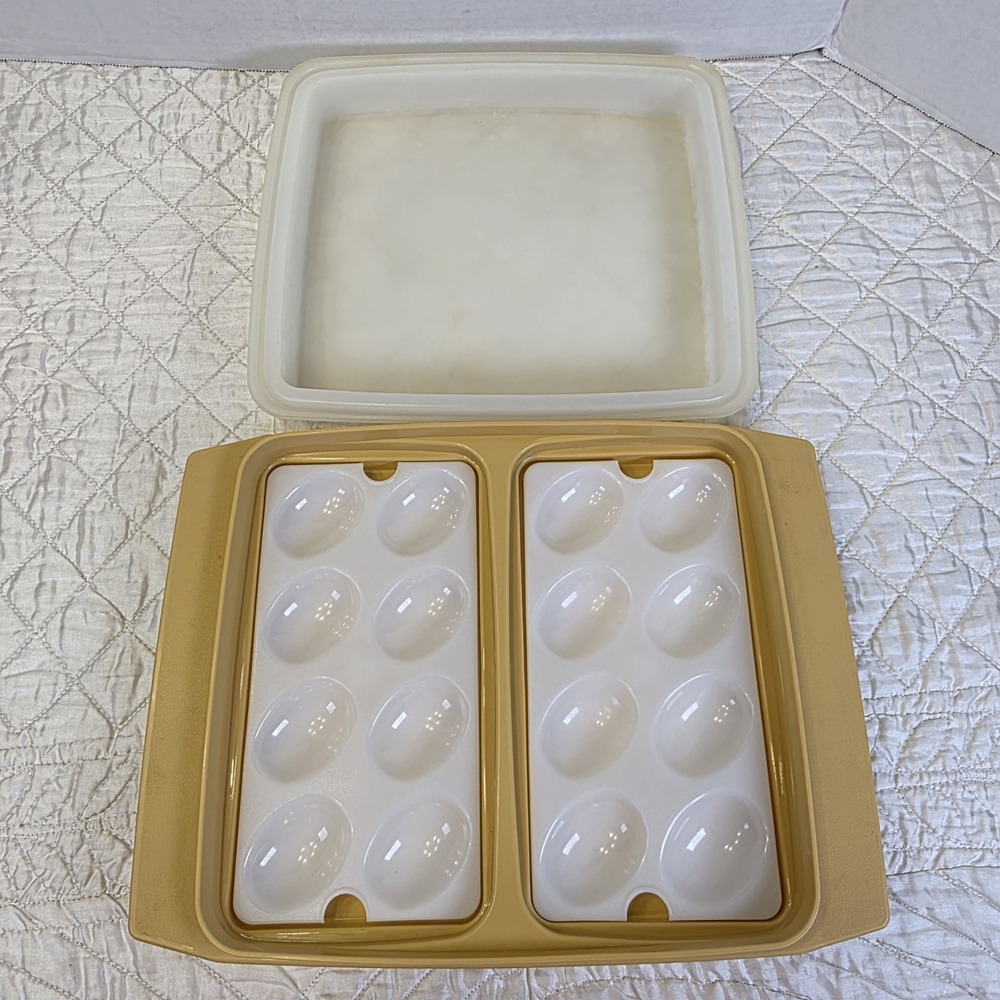Vintage Tupperware Deviled Egg Tray Keeper Carrier Container 723-4 Gold